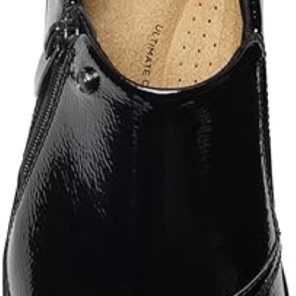 Clarks • Women's Suttyn Zip Loafer - Picture 4 of 7